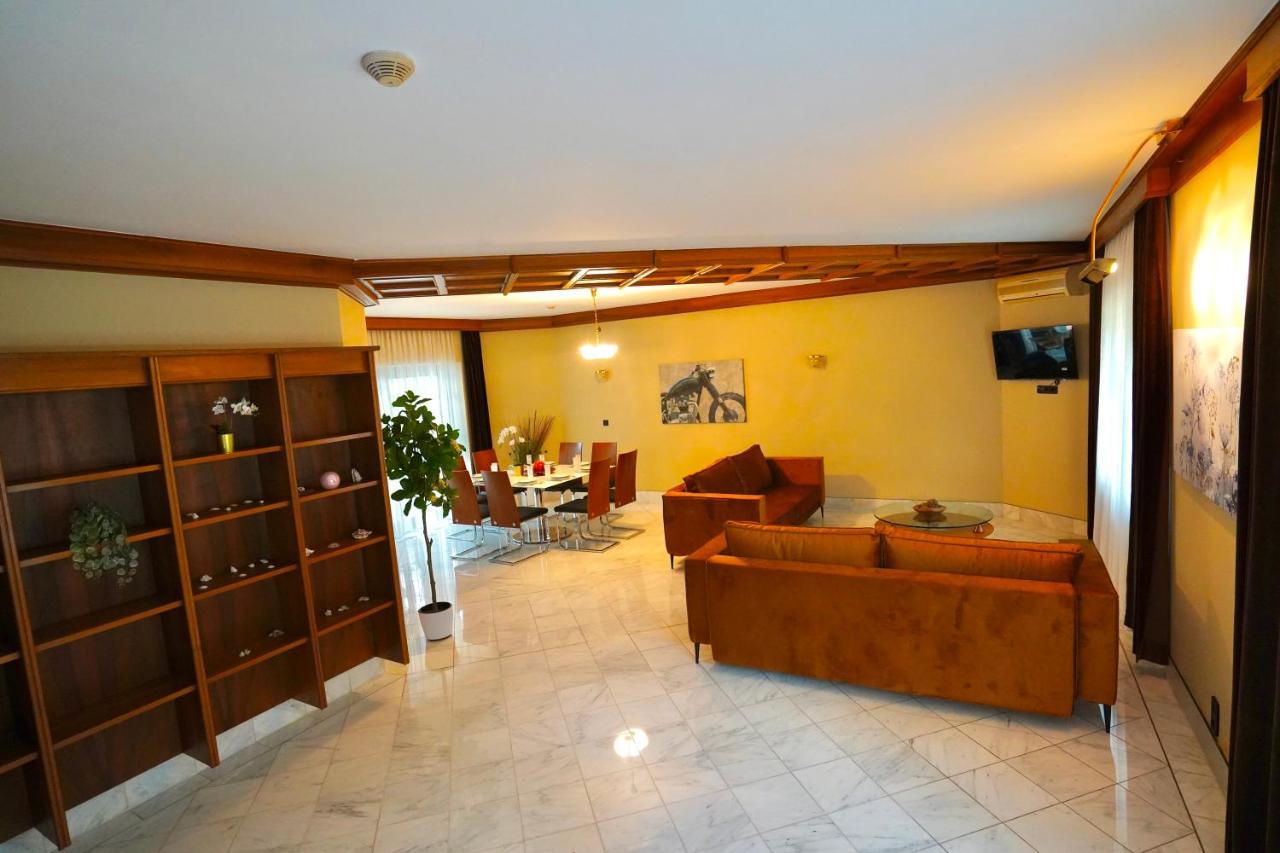Schoenbrunn Zm Apartament Wiedeń